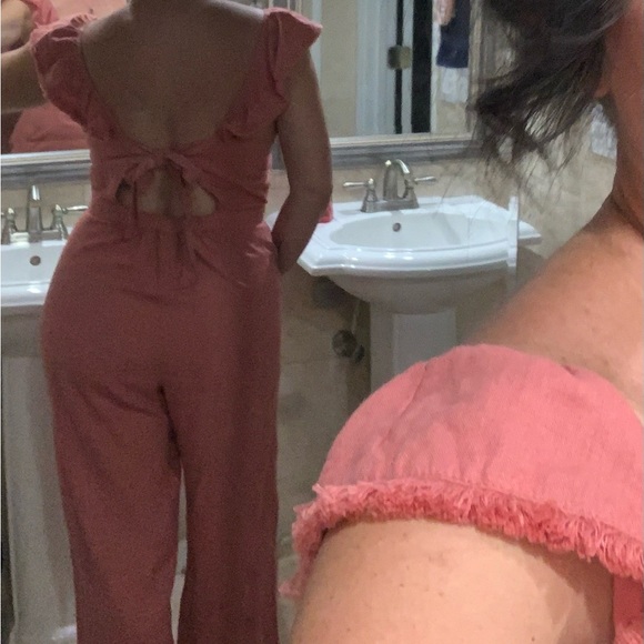 Cute Romper With Pockets and Ruffles - Picture 9 of 10